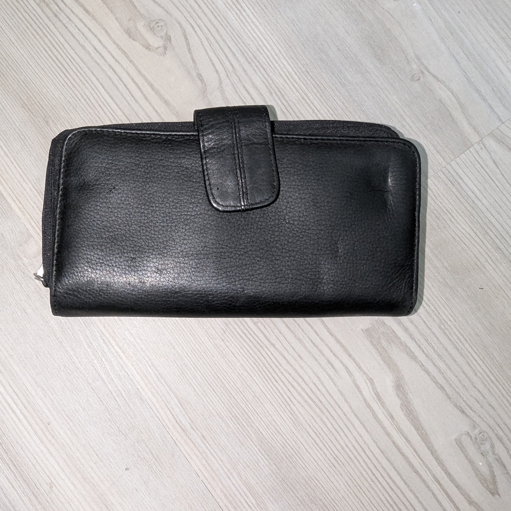 Eddie Bauer Black Leather Wallet